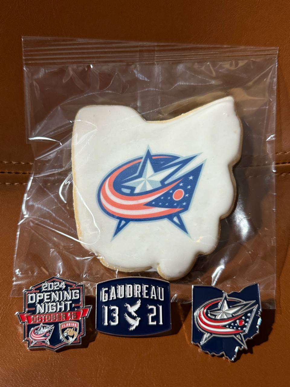 🔫 Наша подписчица Евгения, живущая в Коламбусе, поделилась фотками с домашнего матча-открытия сезона «Блю Джекетс».
Скажем спасибо Евгении своими реакциями на этот пост!
Ещё пара фоток в комментах | Сетка — социальная сеть от hh.ru