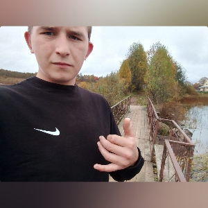 Максим Гусляков