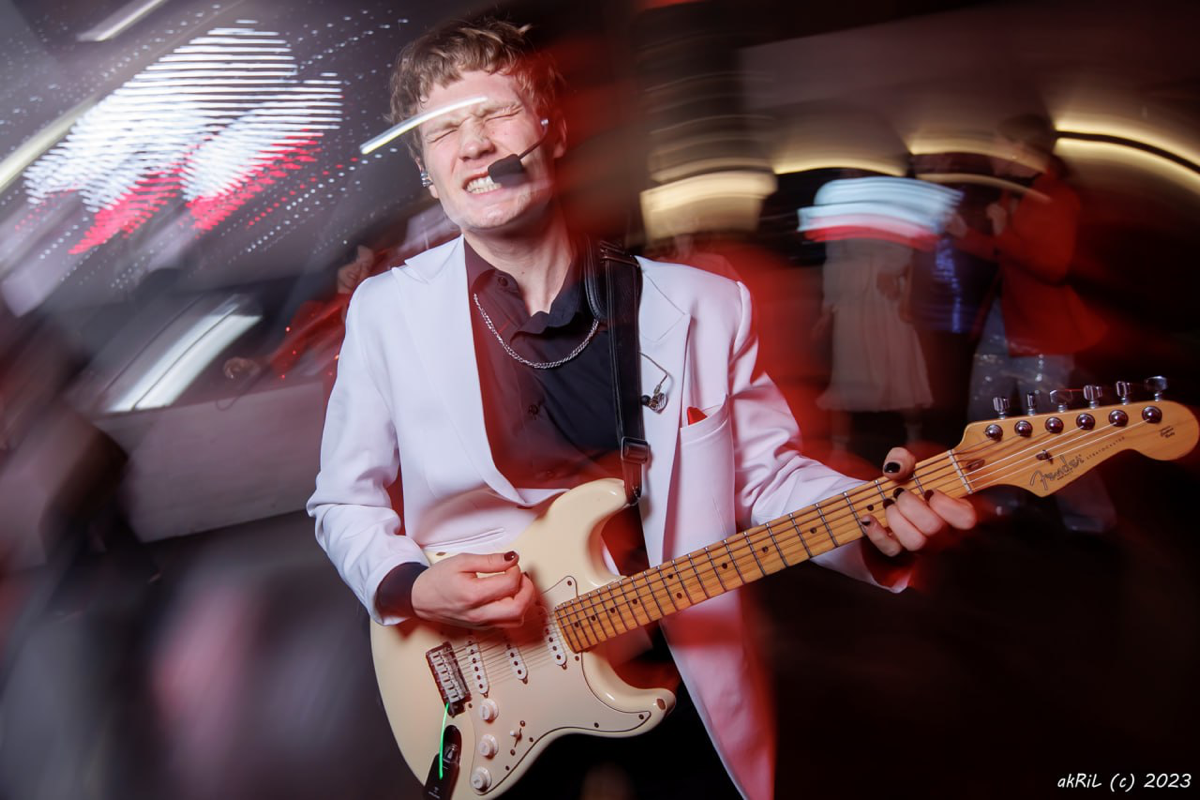 Впереди новогодние корпоративы! Это уникальная возможность для вашей компании весело провести время, укрепить командный дух и создать незабываемые воспоминания | Сетка — социальная сеть от hh.ru