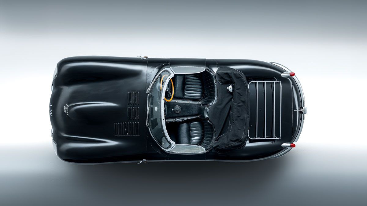 Совсем скоро на аукционе RM Sotheby's развернется нешуточная борьба за редчайший лот - Jaguar XKSS 1957 года. Этот Jaguar - один из 16 автомобилей, которые были переделаны из гоночных Jaguar D-Type | Сетка — социальная сеть от hh.ru