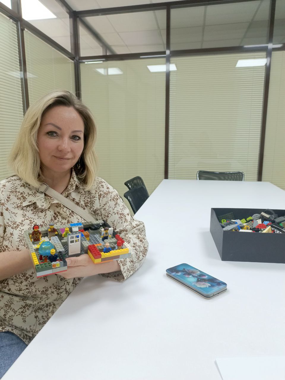 🎉Вчера провела консультацию по методу Lego Serious Play.  
🗯️Это проективный метод, помогает включить творческое мышление и обойти рамки разума | Сетка — социальная сеть от hh.ru
