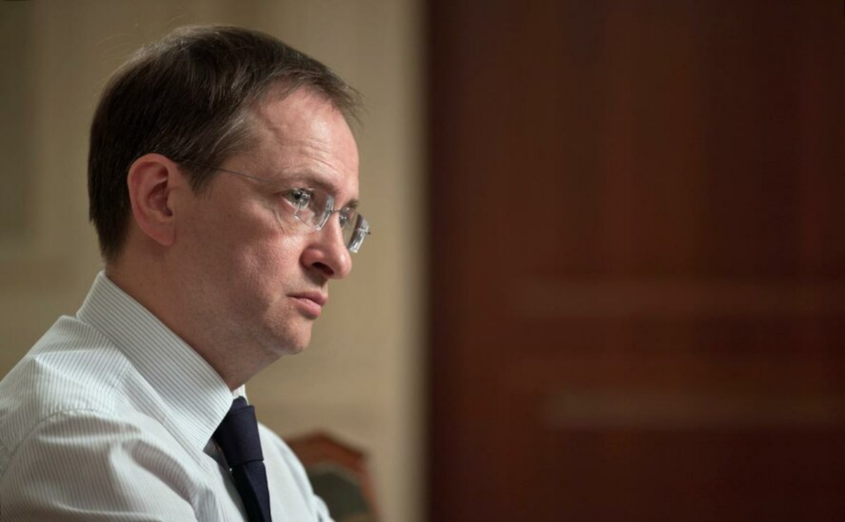 Выскажу свои мысли, прокомментировав Владимира Ростиславовича.    
    
В Советском Союзе обучение в школе занимало 10 лет, институте - 5, аспирантуре - 3 | Сетка — социальная сеть от hh.ru