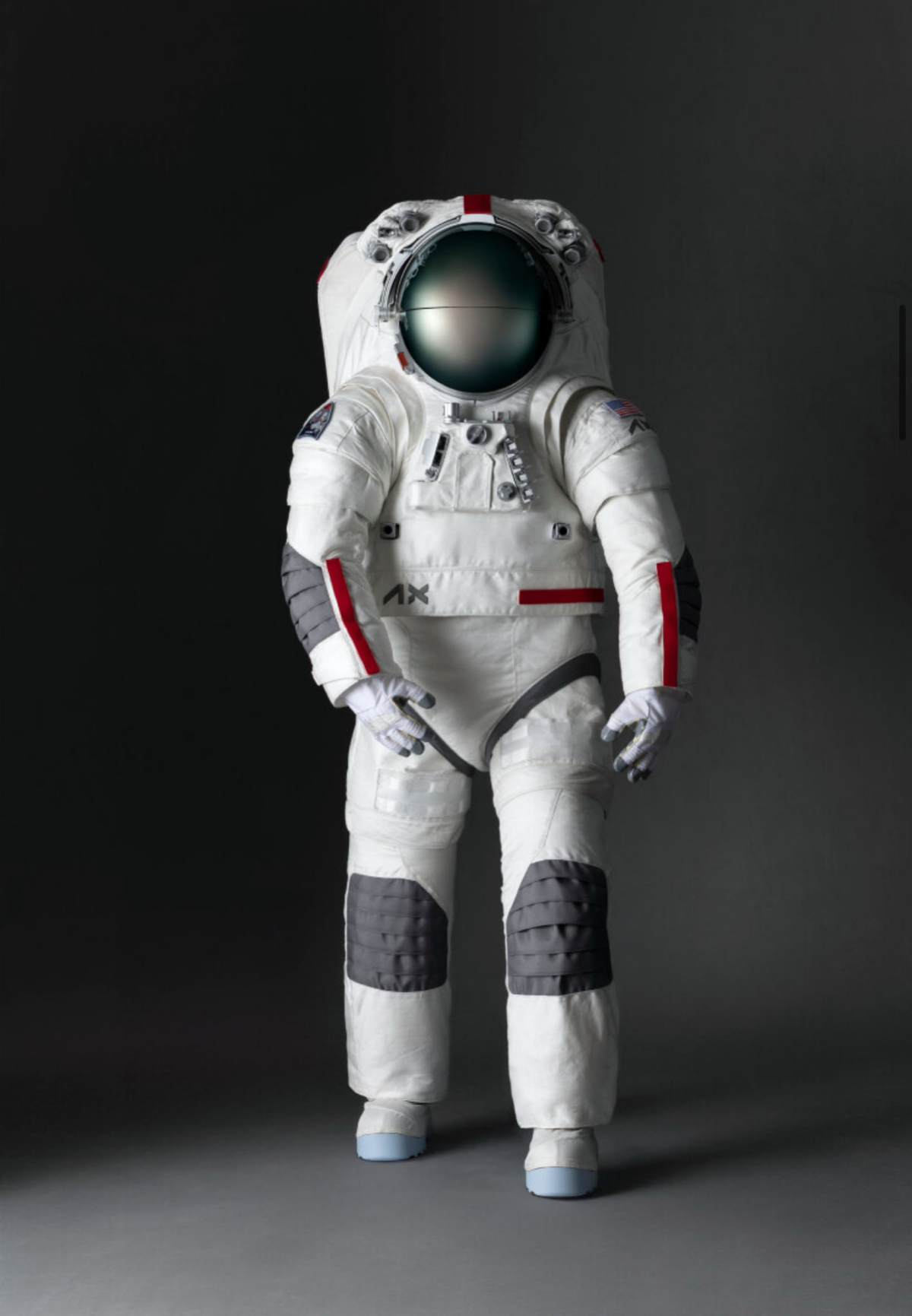 Fashion Digital News
Prada и Axiom Space представили окончательный дизайн, который они разрабатывают для лунных скафандров NASA | Сетка — социальная сеть от hh.ru