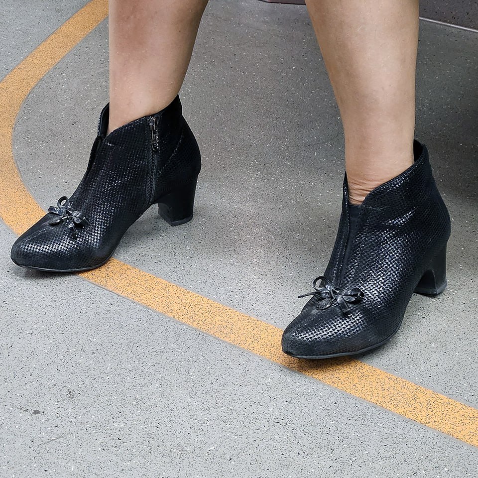 Ну и куда же без БОТИЛЬОН в межсезонье? Держите!
#обувь #октябрь #2024г #ногимосковскогометро #NMMetro #метро #москва #чёрный #ботильоны #женское | Сетка — социальная сеть от hh.ru