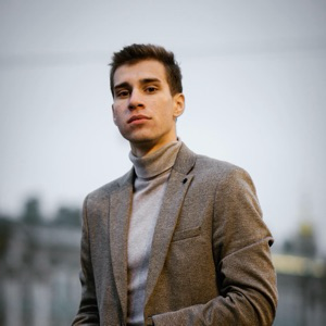 Максим Суханов