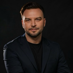 Денис Николаев