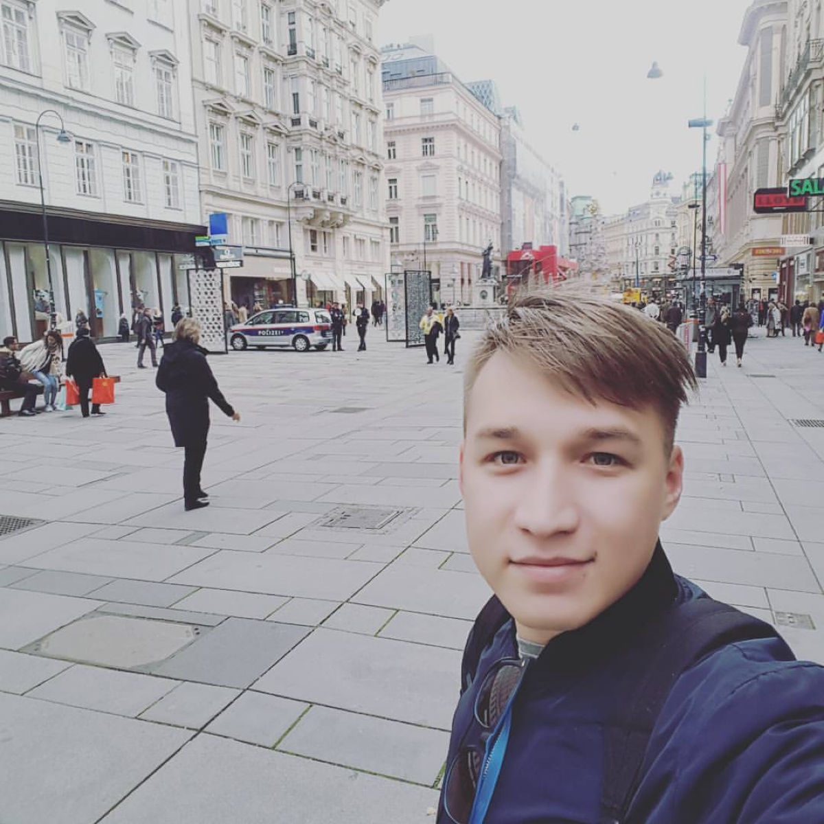 Иван Иванов