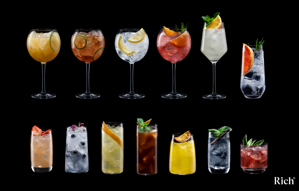 Rich
Shooting glasses of cocktails and retouching for Rich Russia | Сетка — социальная сеть от hh.ru