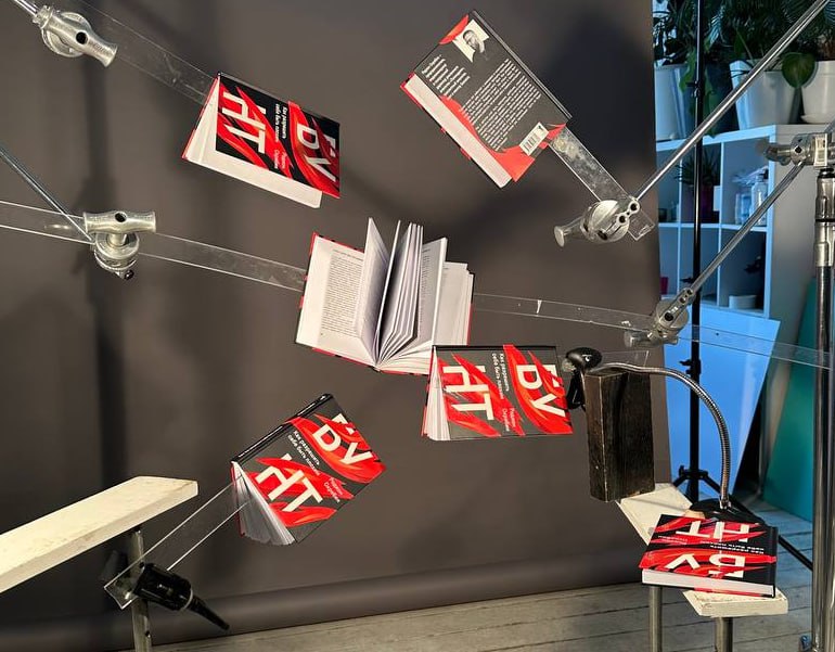 ⚡️Моя гордость и радость — вышла книга «Бунт»
Откладывала пост, пока моя мама не дочитает книгу и не передаст мне её для видео. Но очень хочется с вами поделиться радостью | Сетка — социальная сеть от hh.ru