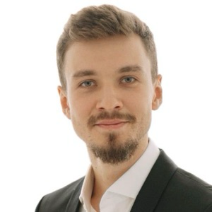 Алексей Иванов