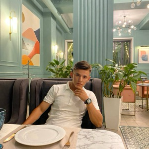 Денис Макаров
