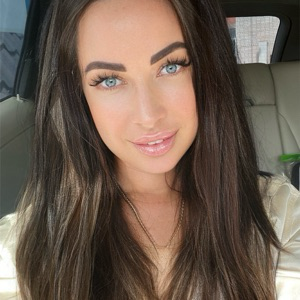 Елена Максимова