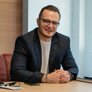 Михаил Сухов