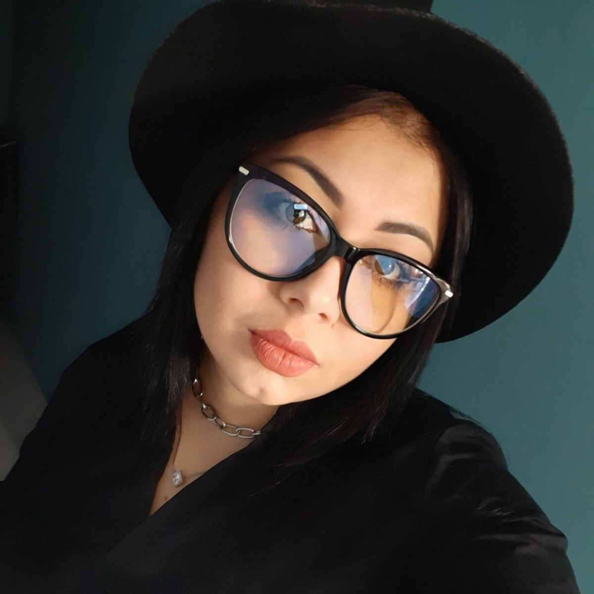 Алёна Колоколова