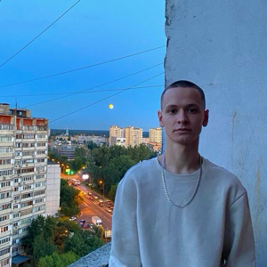 Артём Фролов