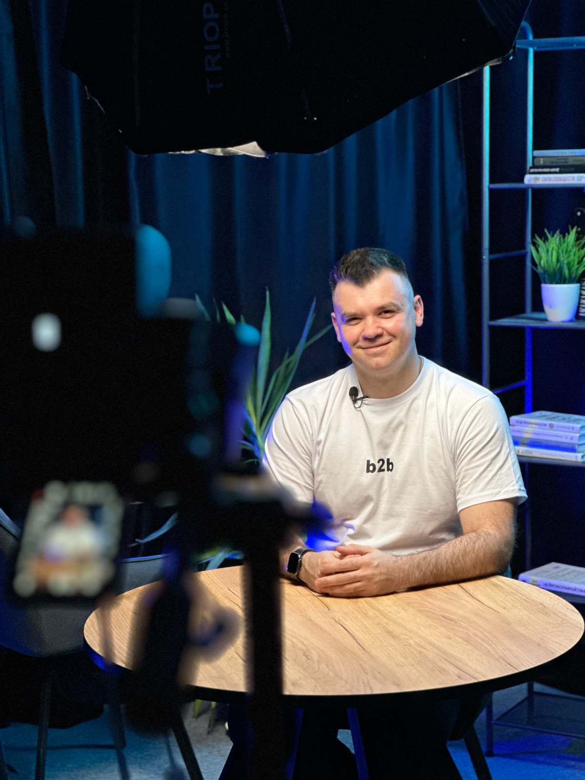 Сегодня записал подкаст про email-аутрич.
Рассказываю в чем задумка. Если кратко – получить заявки на услугу через инсту.
Работать будет так. Из подкаста получим 10 рилсов | Сетка — социальная сеть от hh.ru