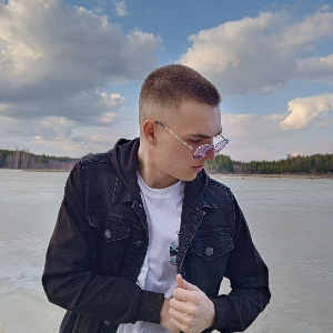 Никита Комшилов