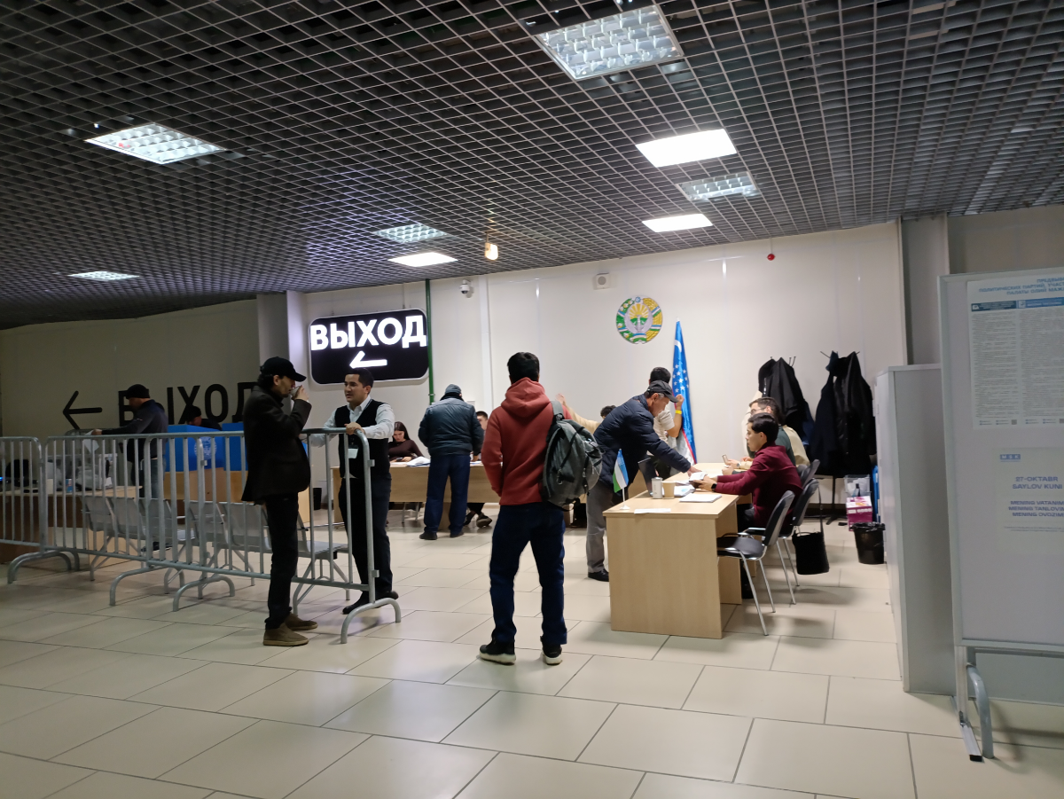 В Узбекистане проходят выборы, и это важное событие для всех граждан страны. Особенно актуально для узбекистанцев, находящихся за пределами родины, например, в России | Сетка — социальная сеть от hh.ru