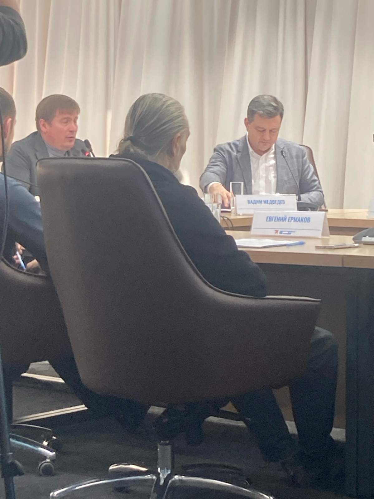 Пару дней назад я присутствовал на круглом столе, организованном «Комсомольской правдой», посвященном внедрению робототехники в реальный сектор и обсуждению междисциплинарного взаимодействия | Сетка — социальная сеть от hh.ru