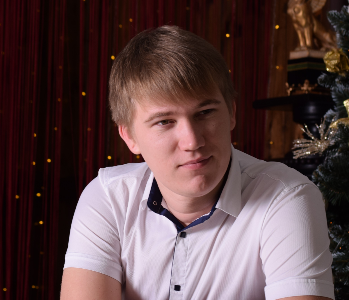 Александр Зуев