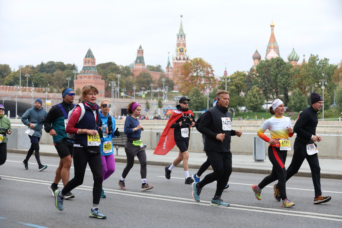 Московский марафон 12-13 октября 2024 года.
Коллега на работе как-то поинтересовался: побегу ли я Московский марафон.
Думал, что двух марафонов в этом году будет вполне достаточно.. | Сетка — социальная сеть от hh.ru