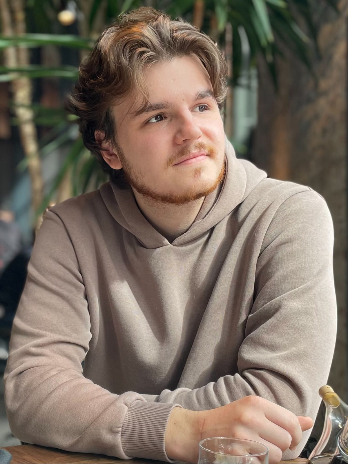 Иван Леонов