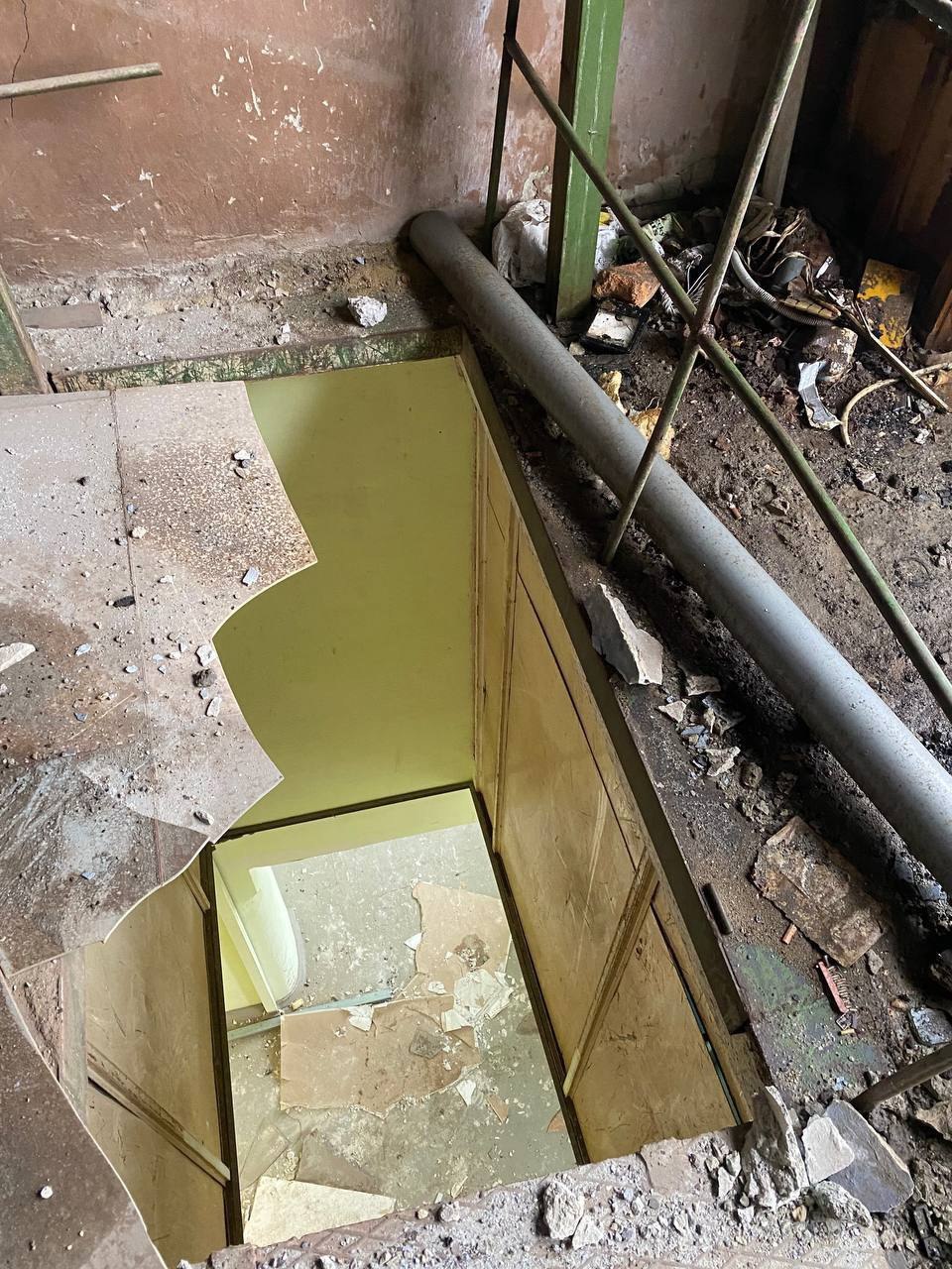 🆘 Сотрудник Саратовского предприятия получил множественные переломы
В пятницу, 18 октября, кровельщик научно-производственного предприятия «Алмаз» наступил на прикрытый технический люк во время устран... | Сетка — социальная сеть от hh.ru