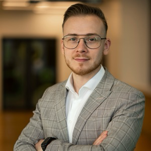 Иван Паратов