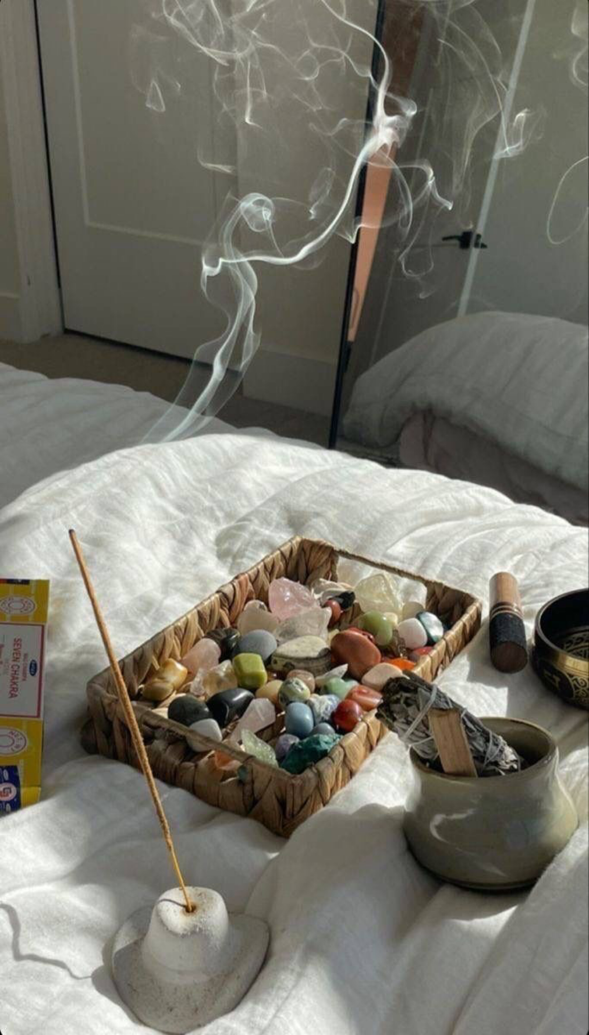 Всех приветствую! 🕊  
Меня зовут Вероника, я сертифицированный ведический астролог, йогиня, эксперт по психологии, аюрведе и растительному питанию, а также с недавнего времени изучаю психосоматику  
П... | Сетка — социальная сеть от hh.ru