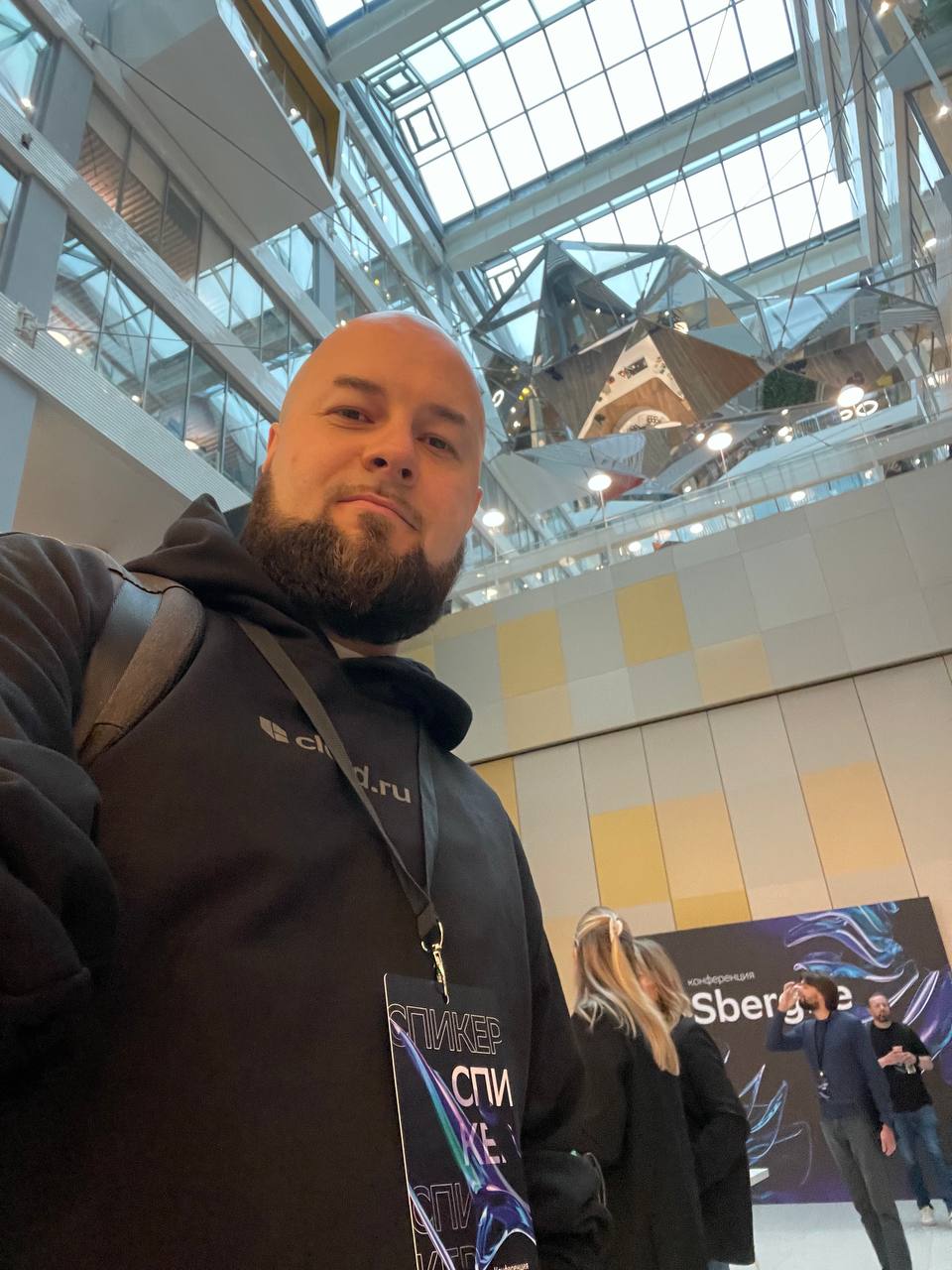 Через 40 минут на Sbergile рассказываю про data driven.
Если кому интересно есть ссылка на трансляцию, выступаю в 14-45: https://sbergiletalks.sber.ru
Запись будет, ругать в комментах можно :) | Сетка — социальная сеть от hh.ru