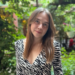 Анна Попова