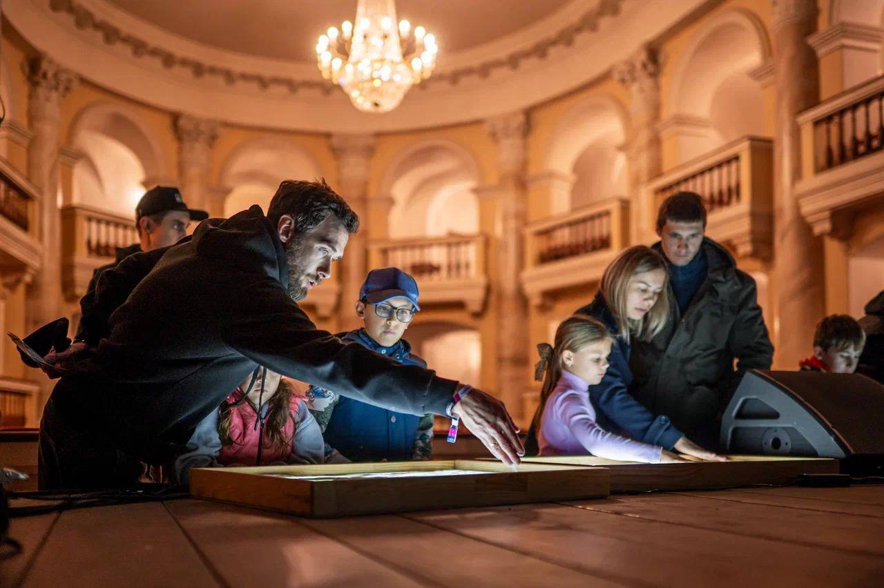 🍿Киновыходные в Москве
26 и 27 октября
В программе:
🤍 Иммерсивный спектакль «12 стульев»
🤍 Фотосессия в ретро-стиле
🤍 Анимационная программа для детей
🤍 Выступление уличных музыкантов
🤍 Квест
🤍 Мастер... | Сетка — социальная сеть от hh.ru