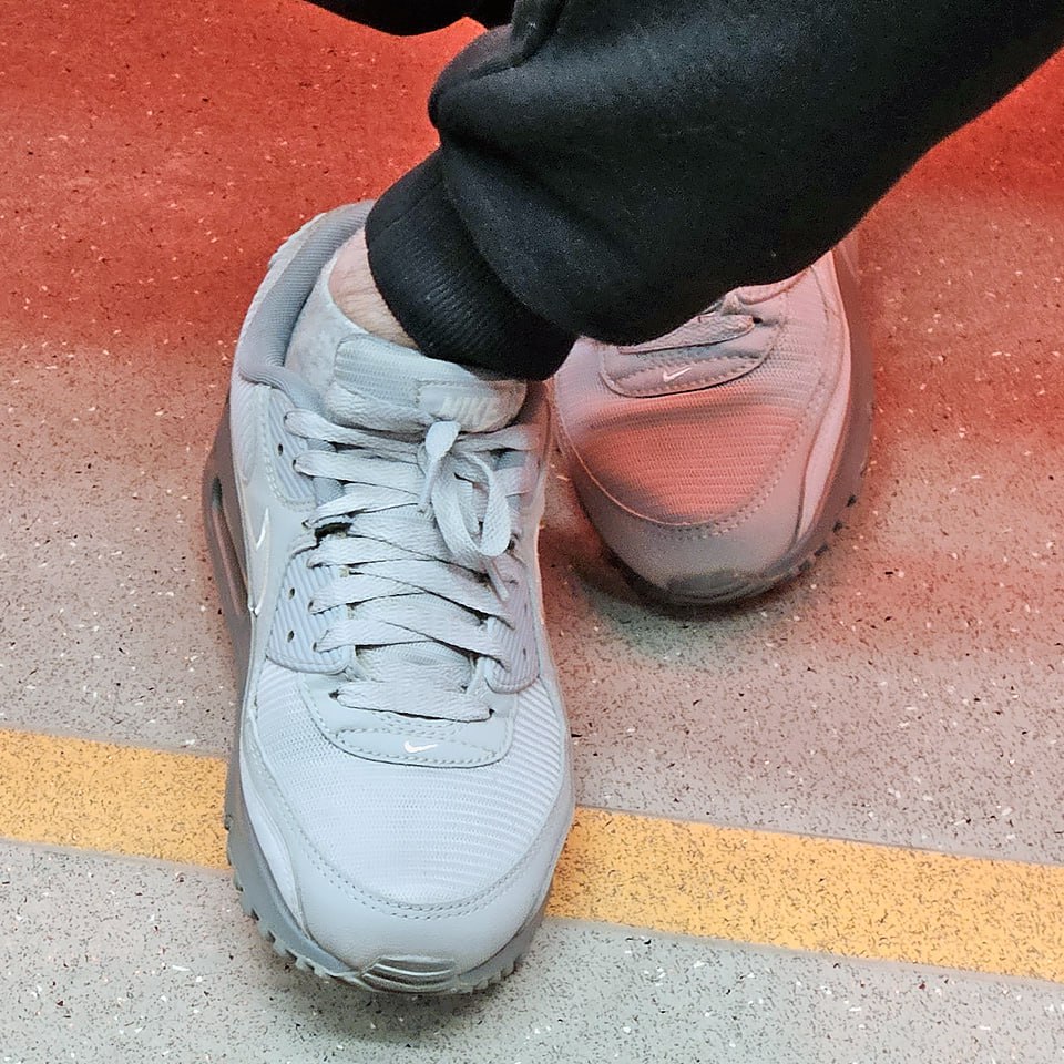 Чуть было не отправил в типичное, но нет!
И это 👉 Nike Air Max 90 (ЦЕНА #1)
КУПИТЬ #2
КУПИТЬ #3
Первые кроссовки с видимой воздушной капсулой в подошве, в области пятки | Сетка — социальная сеть от hh.ru