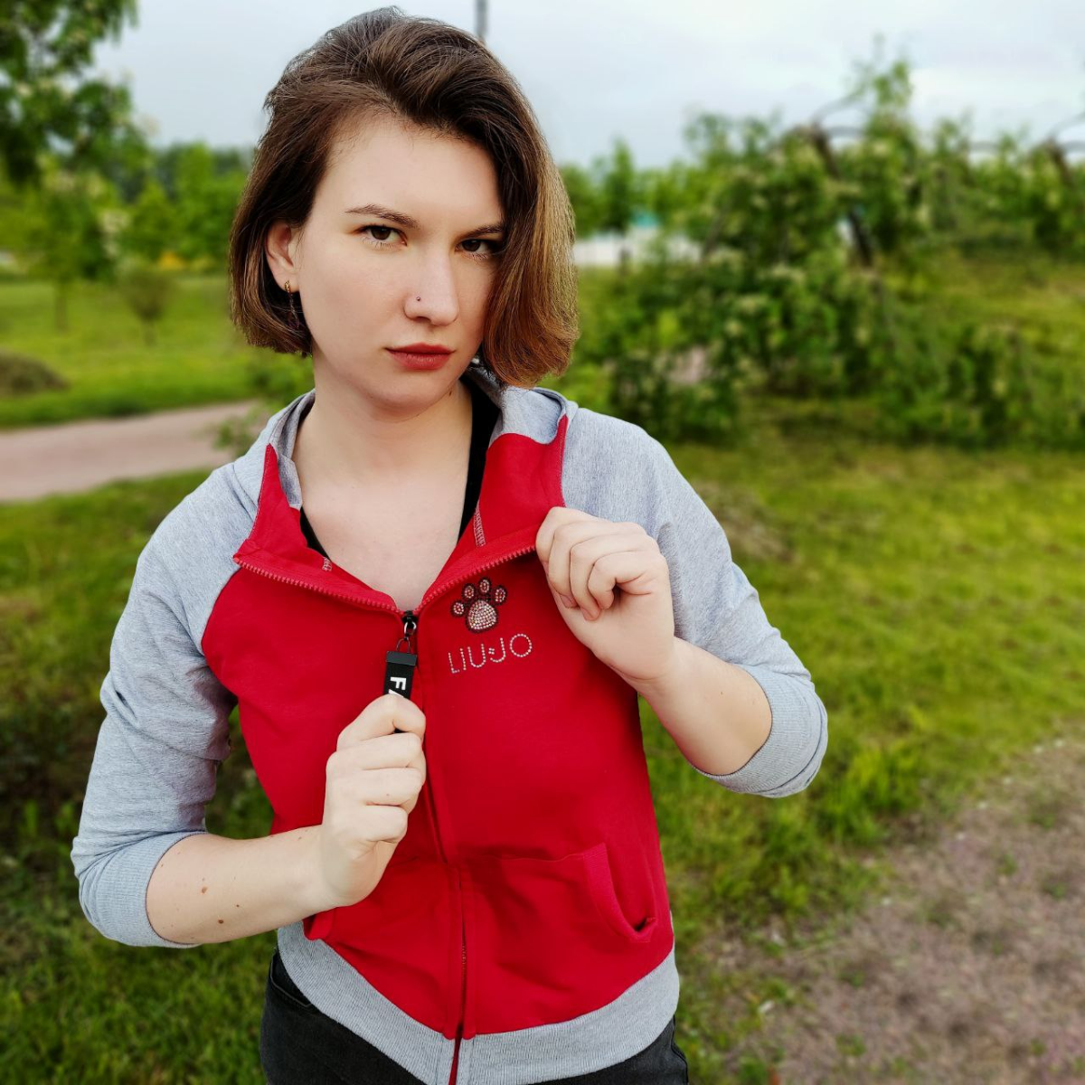 #Portrait #People #Standing #Outdoors
Сегодня я был без фотоаппара, так что ловите кадр с смартфона.
POCO X3 Pro
5mm -- f/1.8 -- 1/100 -- ISO 53 | Сетка — социальная сеть от hh.ru