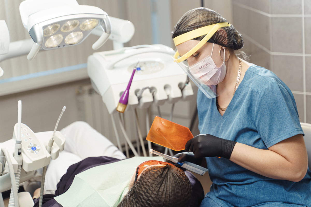 Контент фото для стоматологической клиники OmDent  
#омск #фотоомск #фотографомск #бизнесфото #контентфото #фотодлябизнеса #сетка #сеткаомск #фотограф #фото #фотосессия #фотография | Сетка — социальная сеть от hh.ru