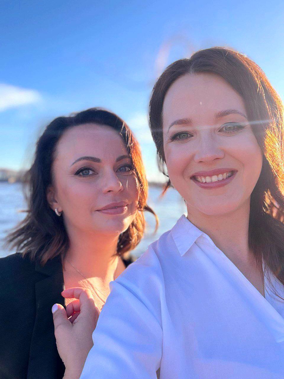 Приветствуем и приглашаем познакомимся поближе!
Мы - Наталья Сизова и Екатерина Плешкова, и нас объединяет не только профессиональная экспертиза, но и общие ценности в развитии современной медицины | Сетка — социальная сеть от hh.ru