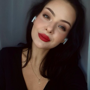 Арина Хидченко