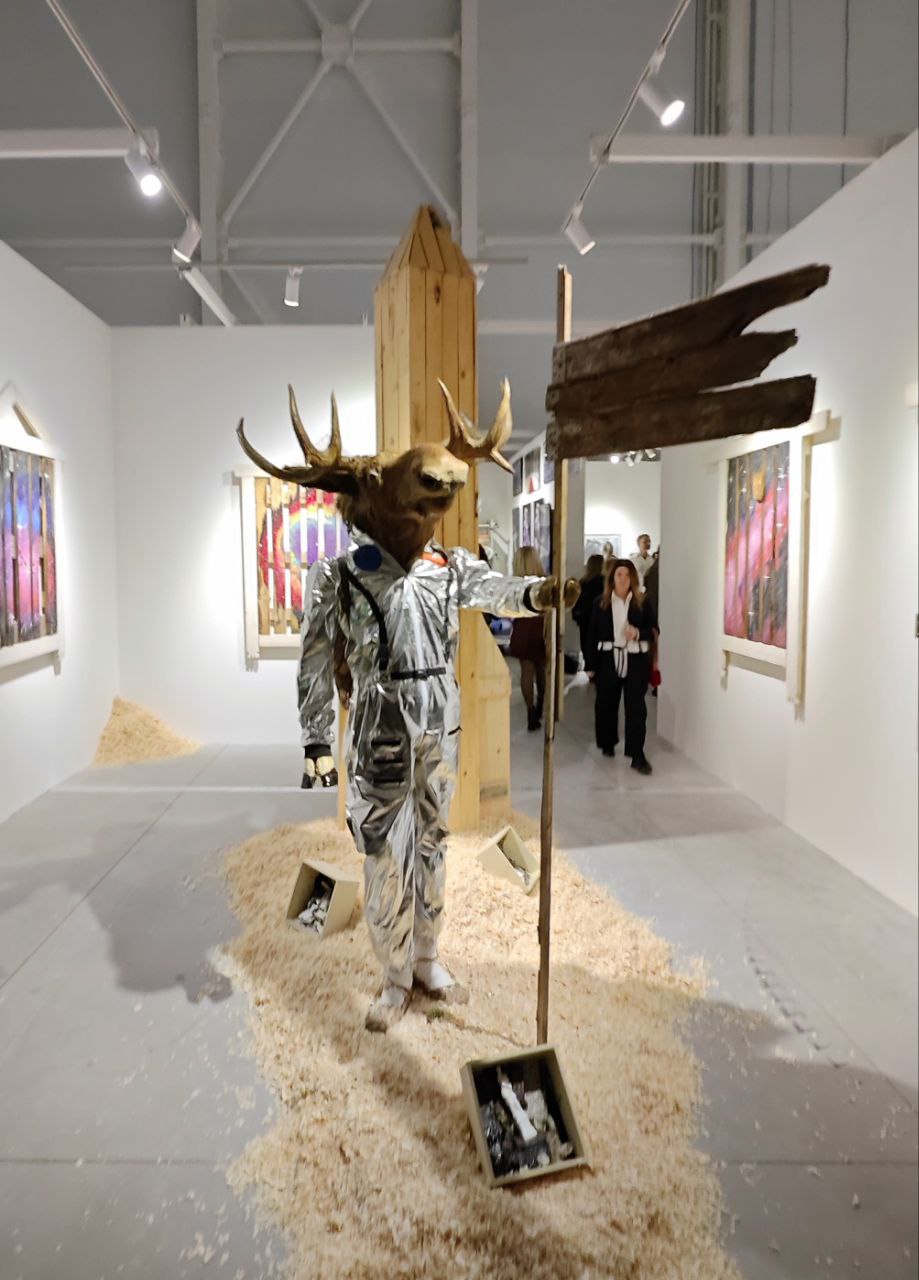 В московском «Тмирязев центре» завершился первый день работы арт-яомарки Cosmoscow. В ожидании репортажа делимся яркими кадрами с события.
#cosmoscow #cosmoscow2024 | Сетка — социальная сеть от hh.ru