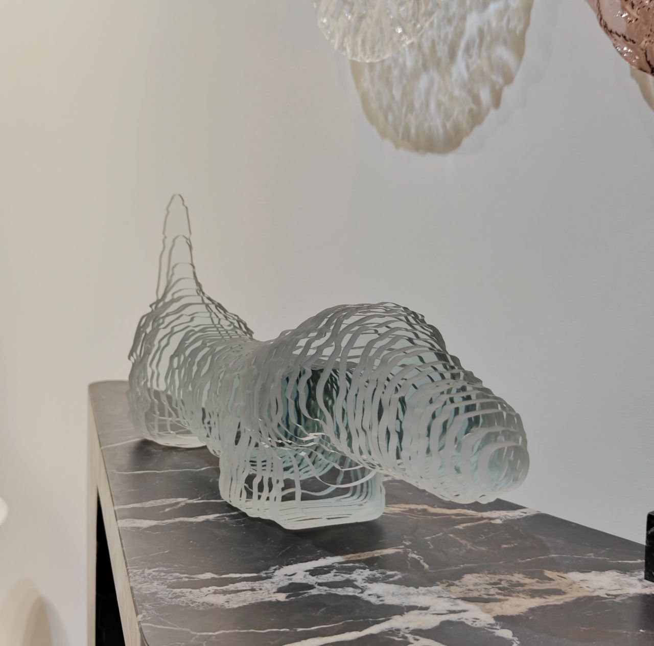 В московском «Тмирязев центре» завершился первый день работы арт-яомарки Cosmoscow. В ожидании репортажа делимся яркими кадрами с события.
#cosmoscow #cosmoscow2024 | Сетка — социальная сеть от hh.ru