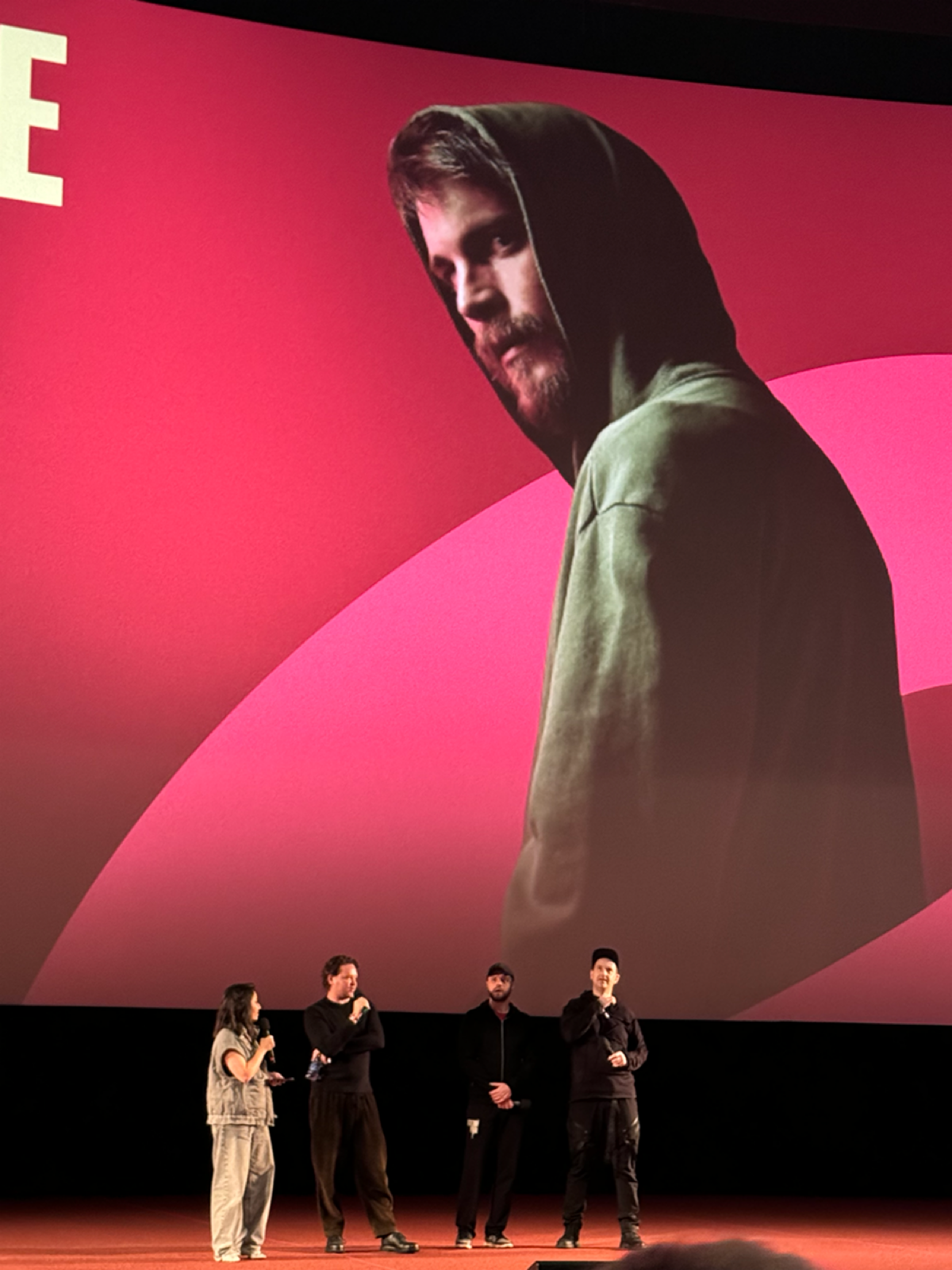 С пылу жару репортаж с закрытого спецпоказа сериала «Преступление и наказание»:🪓
Сегодня для яндексоидов в кинотеатре КАРО 11 Октябрь прошел предпоказ первых двух серий и возможность задать вопросы и ... | Сетка — социальная сеть от hh.ru