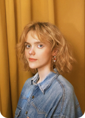 Лиза Власова