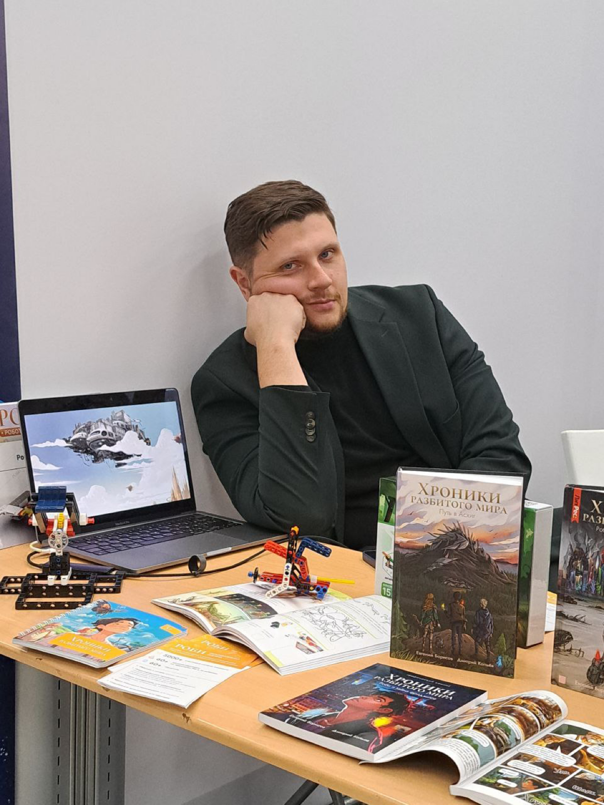 🤝Достучаться до ЛПР: история из жизни и практические советы
Недавно на одном из бизнес-форумов я познакомился с директором сети центров, который заинтересовался нашим предложением о сотрудничестве | Сетка — социальная сеть от hh.ru