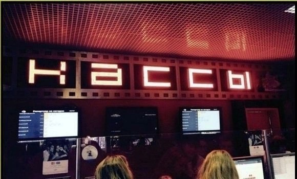 В тапок дизайнеру 🔻
#Маркетинг | Сетка — социальная сеть от hh.ru
