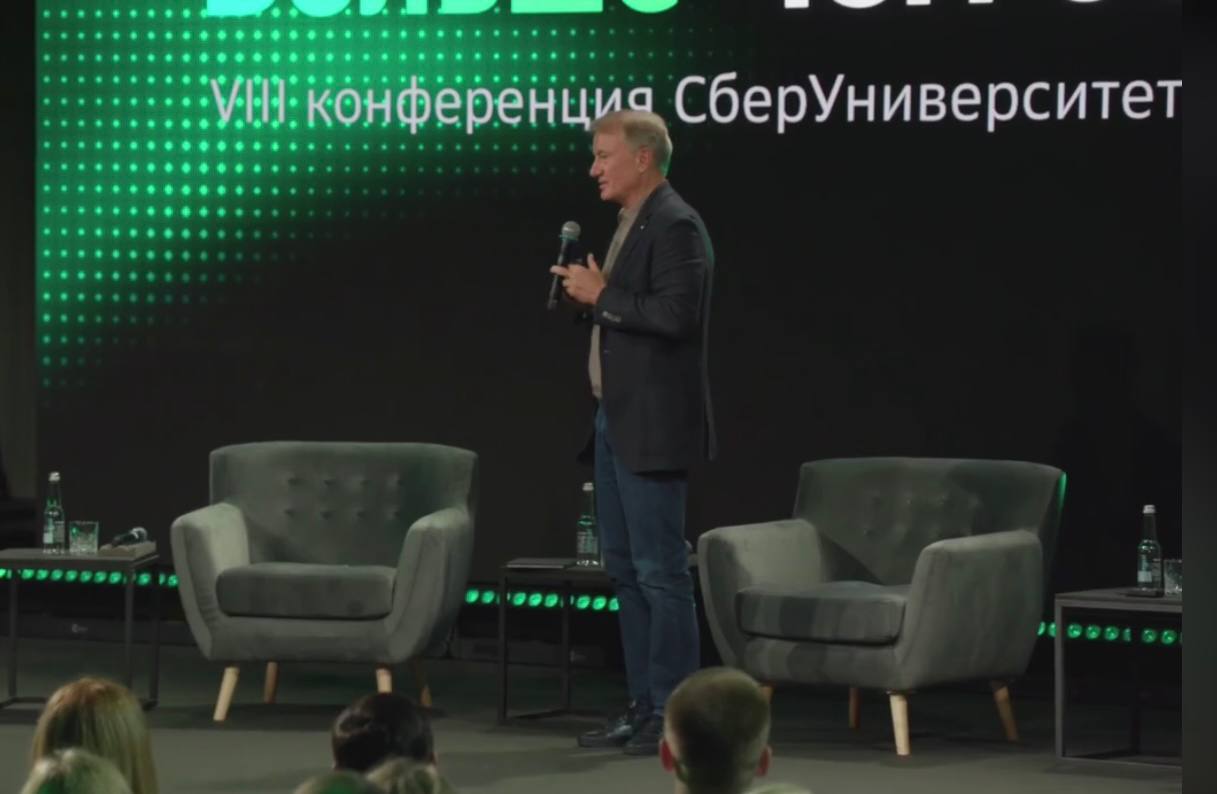 Ловите пару слайдов от Германа Оскаровича:

Миссия
5 жизненный принципов
Как найти смысл жизни | Сетка — социальная сеть от hh.ru
