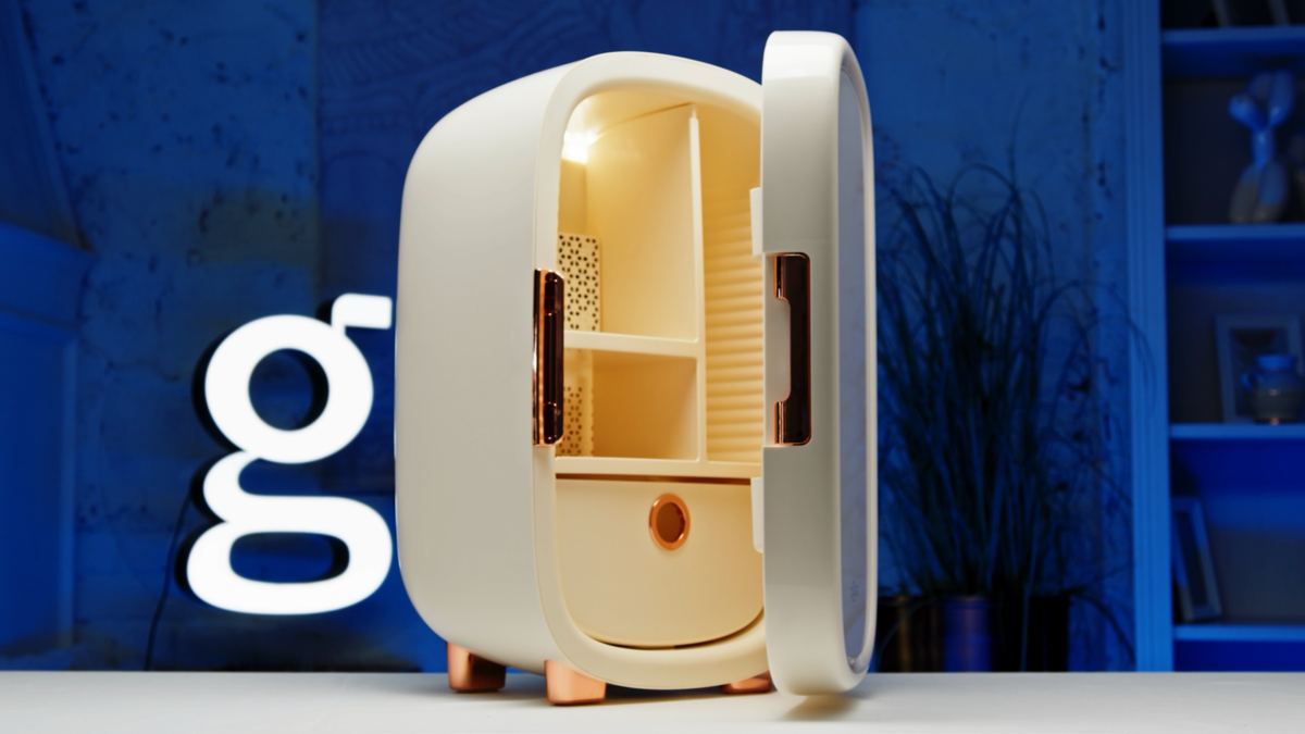 Продюсирую не только шоу, подкасты, но и такие съёмки!  
Наконец-то могу поделиться результатом съёмки обзоров товаров для крупного оператора D2C магазинов и маркетлейсов giper | Сетка — социальная сеть от hh.ru