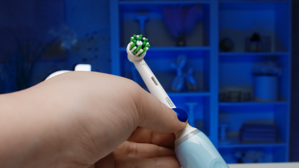 Продюсирую не только шоу, подкасты, но и такие съёмки!  
Наконец-то могу поделиться результатом съёмки обзоров товаров для крупного оператора D2C магазинов и маркетлейсов giper | Сетка — социальная сеть от hh.ru