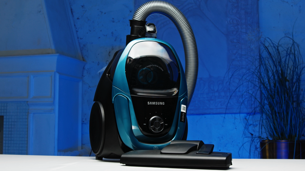 Продюсирую не только шоу, подкасты, но и такие съёмки!  
Наконец-то могу поделиться результатом съёмки обзоров товаров для крупного оператора D2C магазинов и маркетлейсов giper | Сетка — социальная сеть от hh.ru