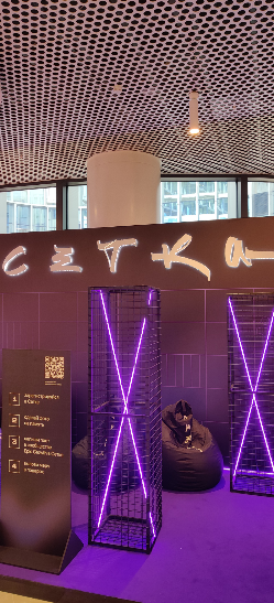 Всем привет! Меня зовут Эльдар, и я занимаюсь развитием UXFeedback | Сетка — социальная сеть от hh.ru