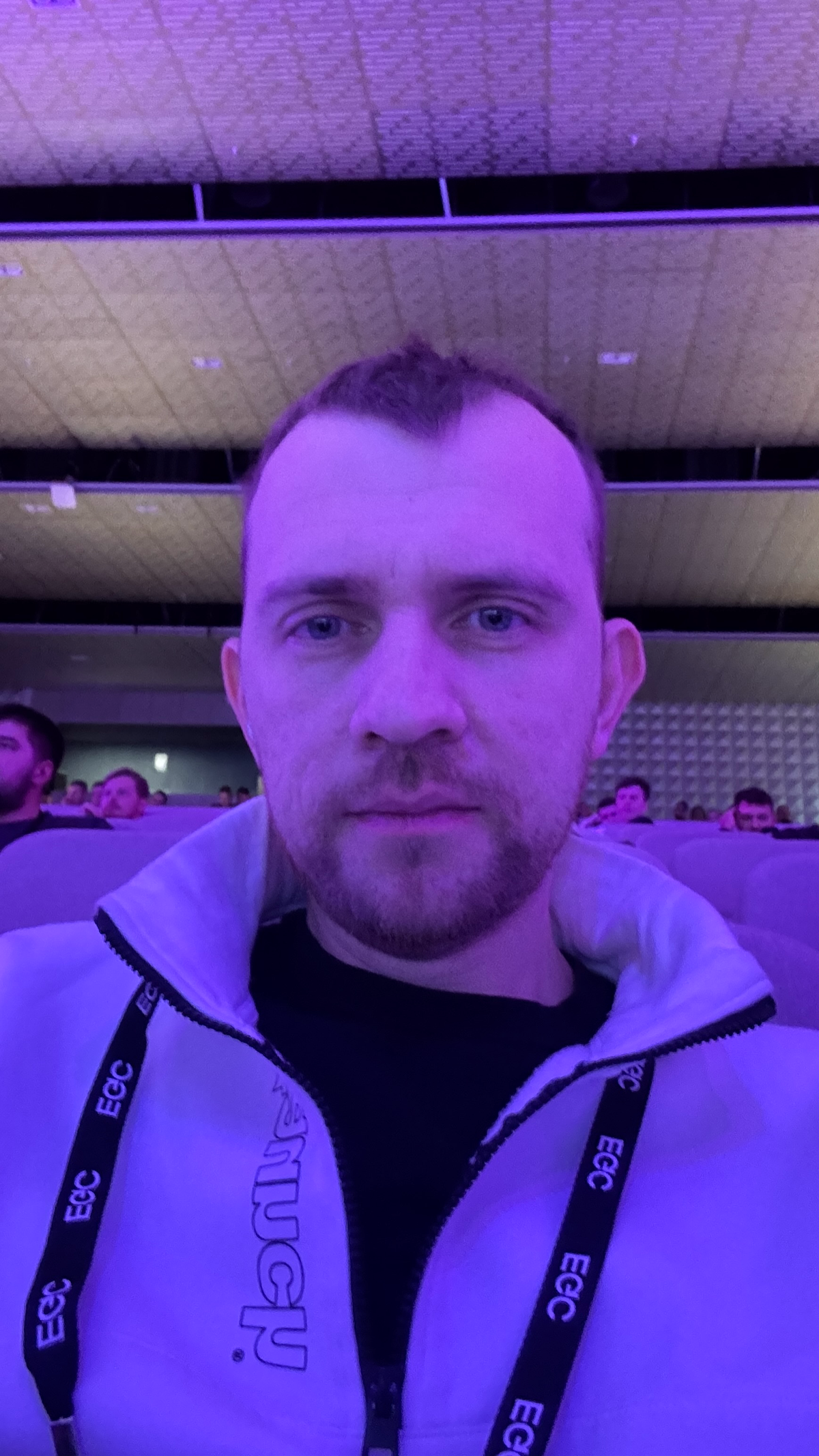 Привет всем! 👋
Александр, работаю над созданием интересных проектов в области новостей и спорта в экосистеме Сбера. До этого создавал VR и GameDev студии | Сетка — социальная сеть от hh.ru