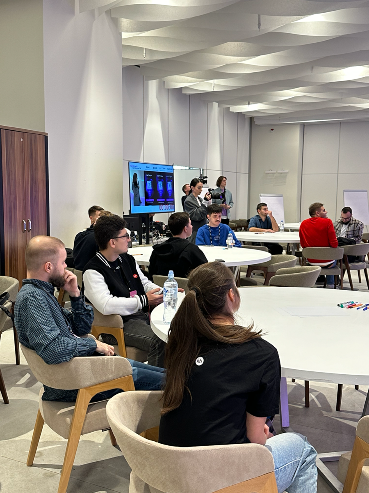 Хакатон на EGC’24 при поддержке hh ru 💜
Друзья, мы проводим хакатон, в котором несколько команд должны придумать продукт по заданной тематике и показать свои навыки экспертной комиссии, C-level коллег... | Сетка — социальная сеть от hh.ru